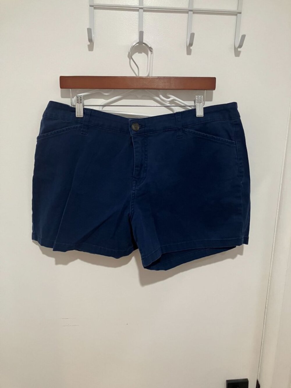 St. John's Bay Women's Navy Blue Chino Shorts Size 14P Petite